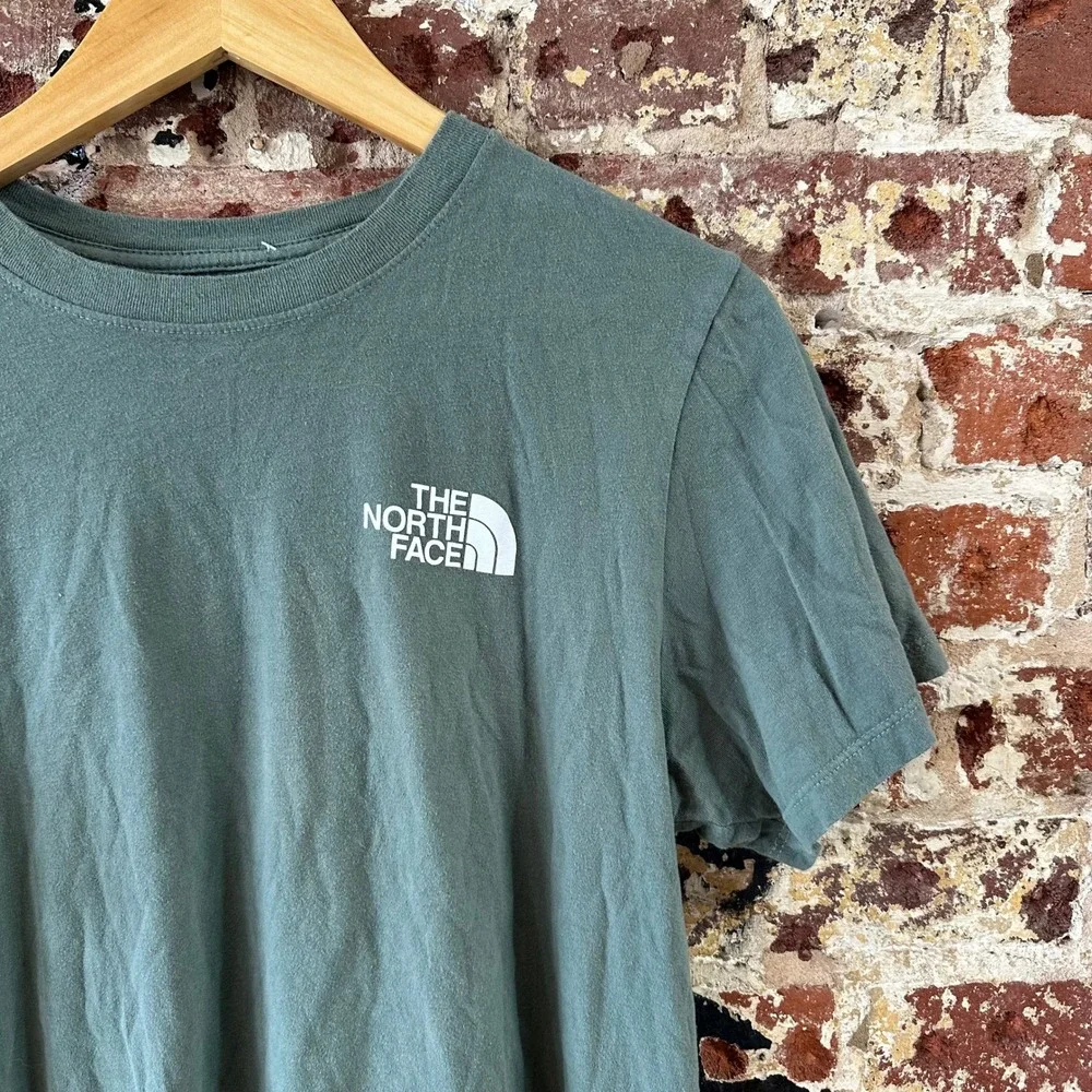 The North Face Top T-shirt Women's Medium Short Sleeve Green Camo logo - Picture 4 of 11